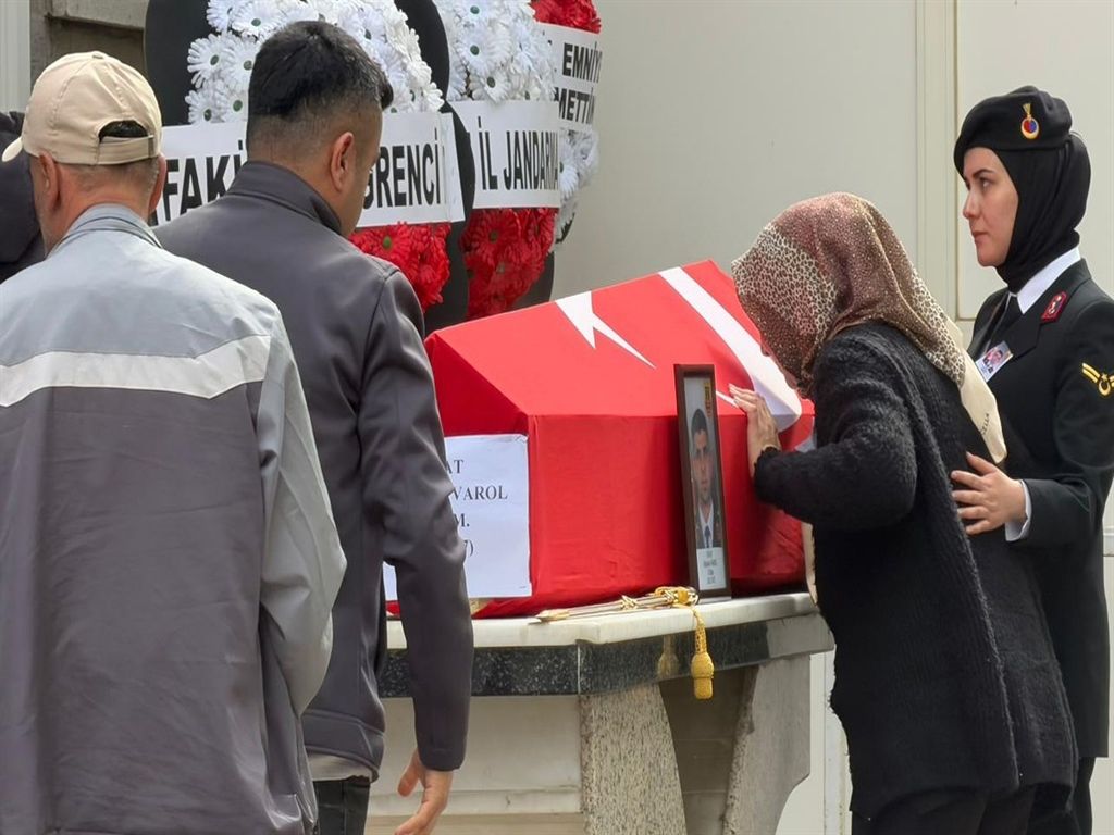 Konya şehidini son yolculuğuna uğurladı