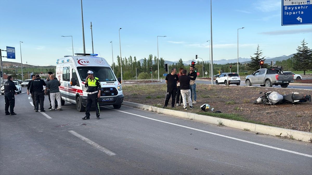 Konya'da devrilen motosikletin sürücüsü ağır yaralandı