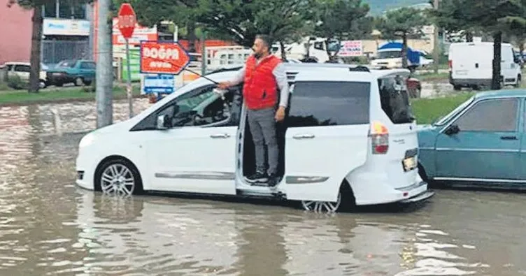 Akşehir sokakları 2 saatte göle döndü