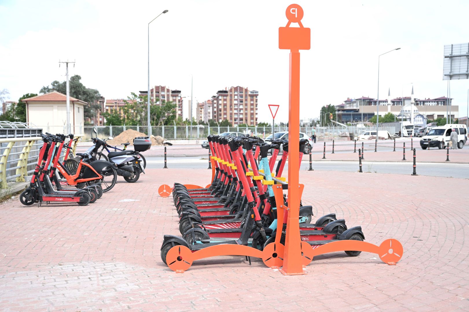 Konya Büyükşehir, Avrupa Bisiklet Başkenti Konya’da E-Skuter Park Noktalarını Hizmete Sundu