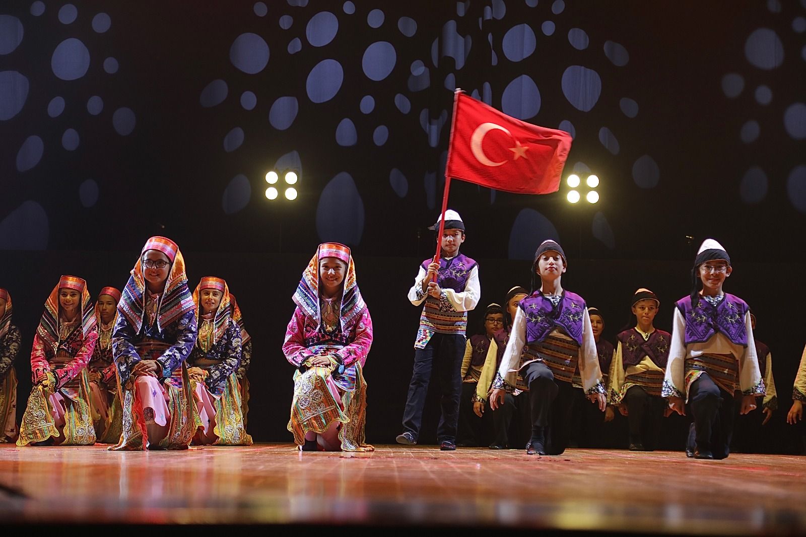 Konya Büyükşehir Halk Oyunları Şöleni'nde Heyecan Başlıyor