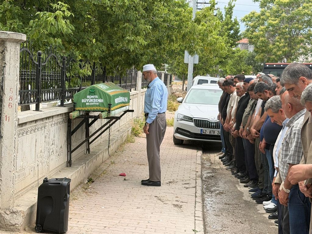 Konya'da Boşanma aşamasındaki eşi tarafından öldürülen kadın toprağa verildi