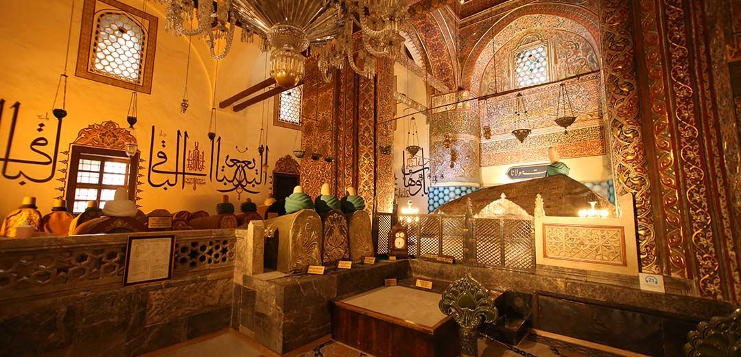 Mevlana’yı ziyaret eden herkes o detayı görünce şaşırıp kalıyor