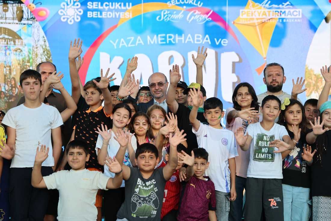 198 Bin Kişi Selçuklu'da Karne Coşkusunu Yaşadı