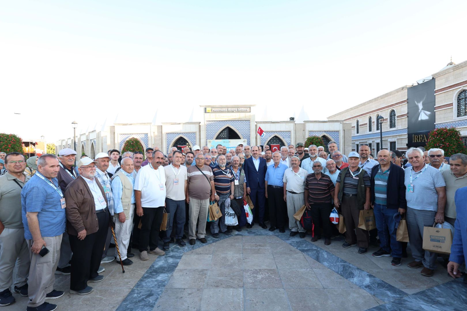 Başkan Altay, Kültür Turlarına Katılan Emeklilerle Buluştu