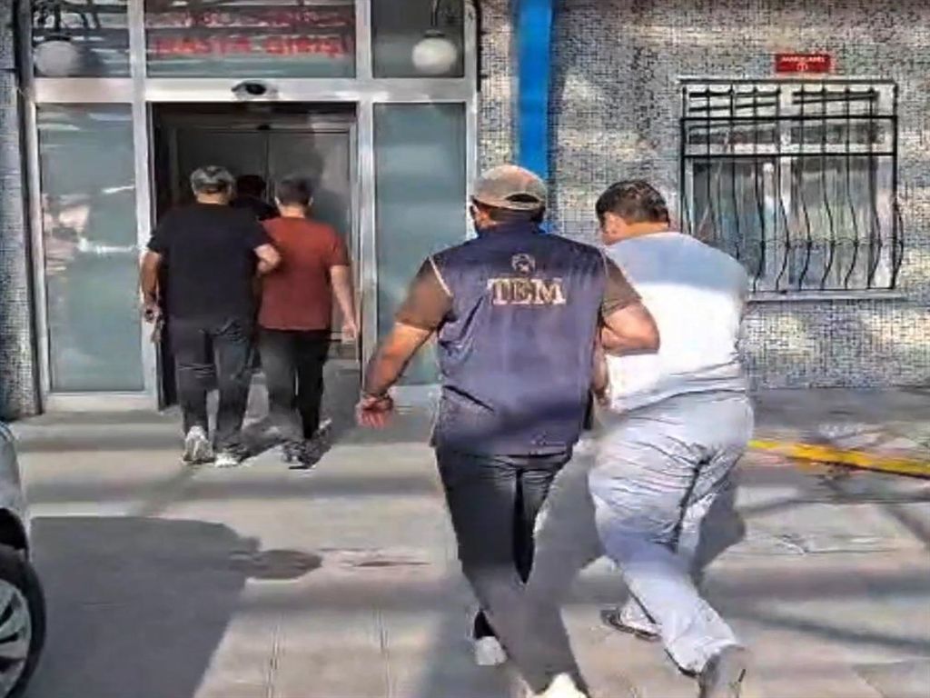 Konya merkezli 8 ilde FETÖ operasyonu: 21 gözaltı