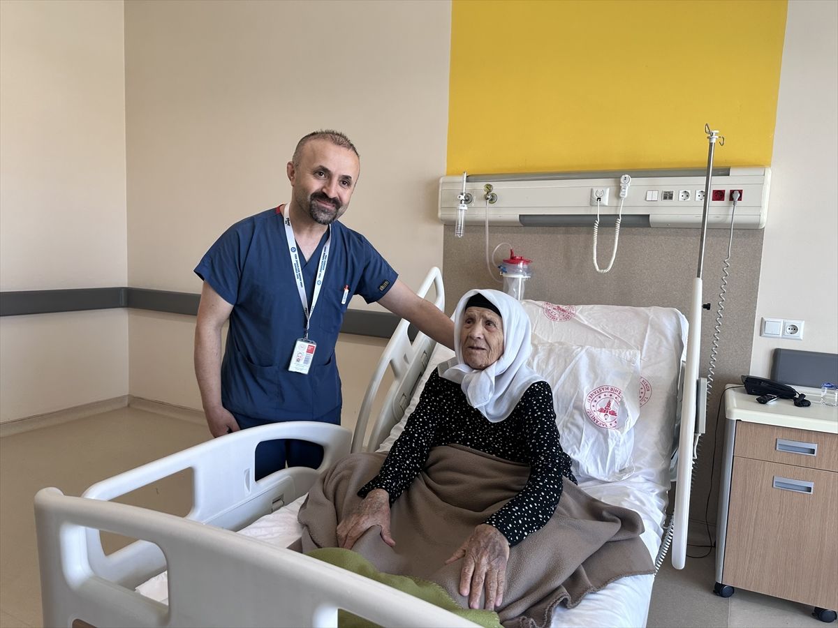 Konya'da 96 yaşındaki kadın rahim kanseri ameliyatıyla şikayetlerinden kurtuldu