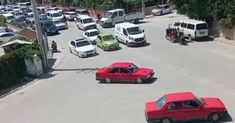 Konya'da utanmazlar pes dedirtti: Trafik magandası ambulansın geçişine izin vermeyip drift yaptı!