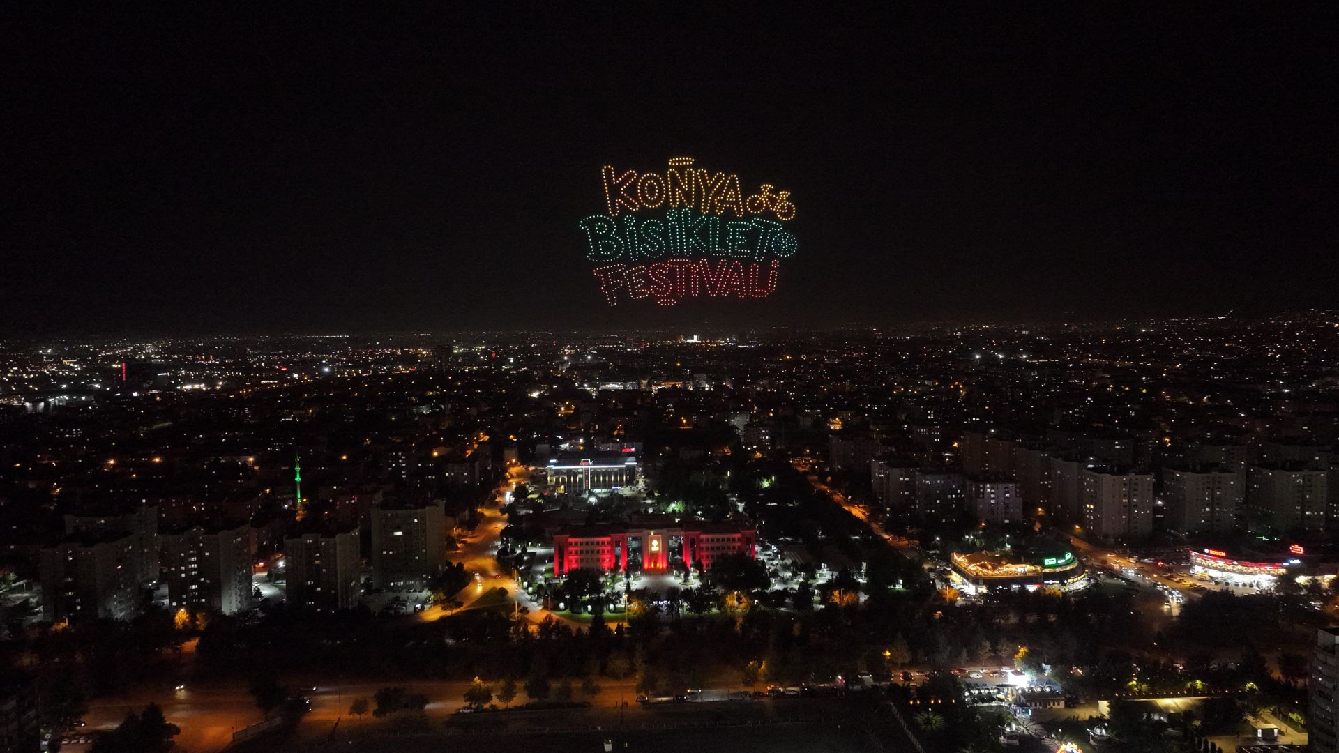 Konya Bisiklet Festivali Başladı: Eğlence Pazar Gecesine Kadar Sürecek